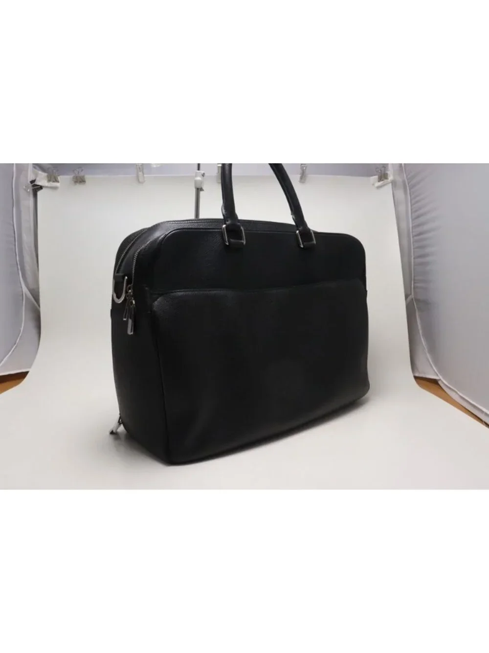 Louis Vuitton Taiga Business